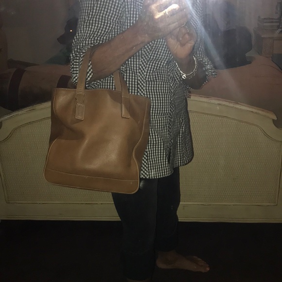 Beautifully made supple leather Coach tote - Picture 8 of 8